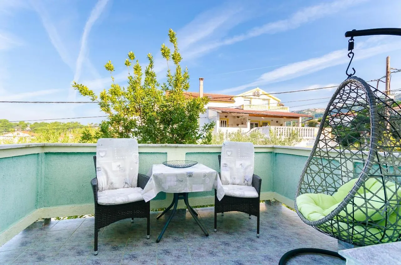 Apartments Ruzica Banjol 0*,  Croatia