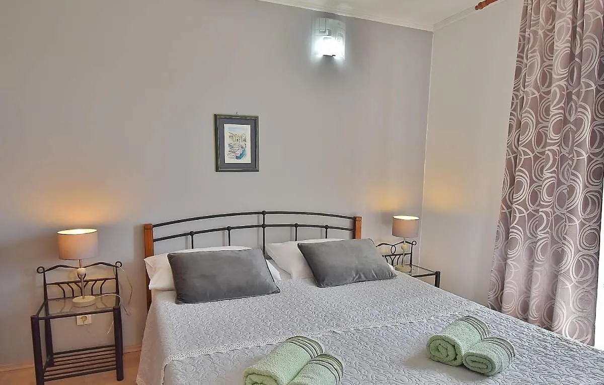 Apartments Ruzica Banjol