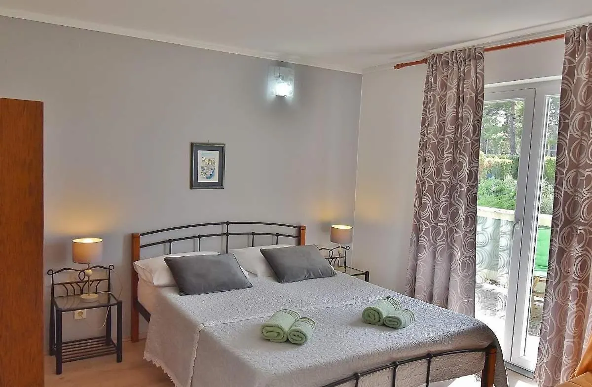 Apartments Ruzica Banjol