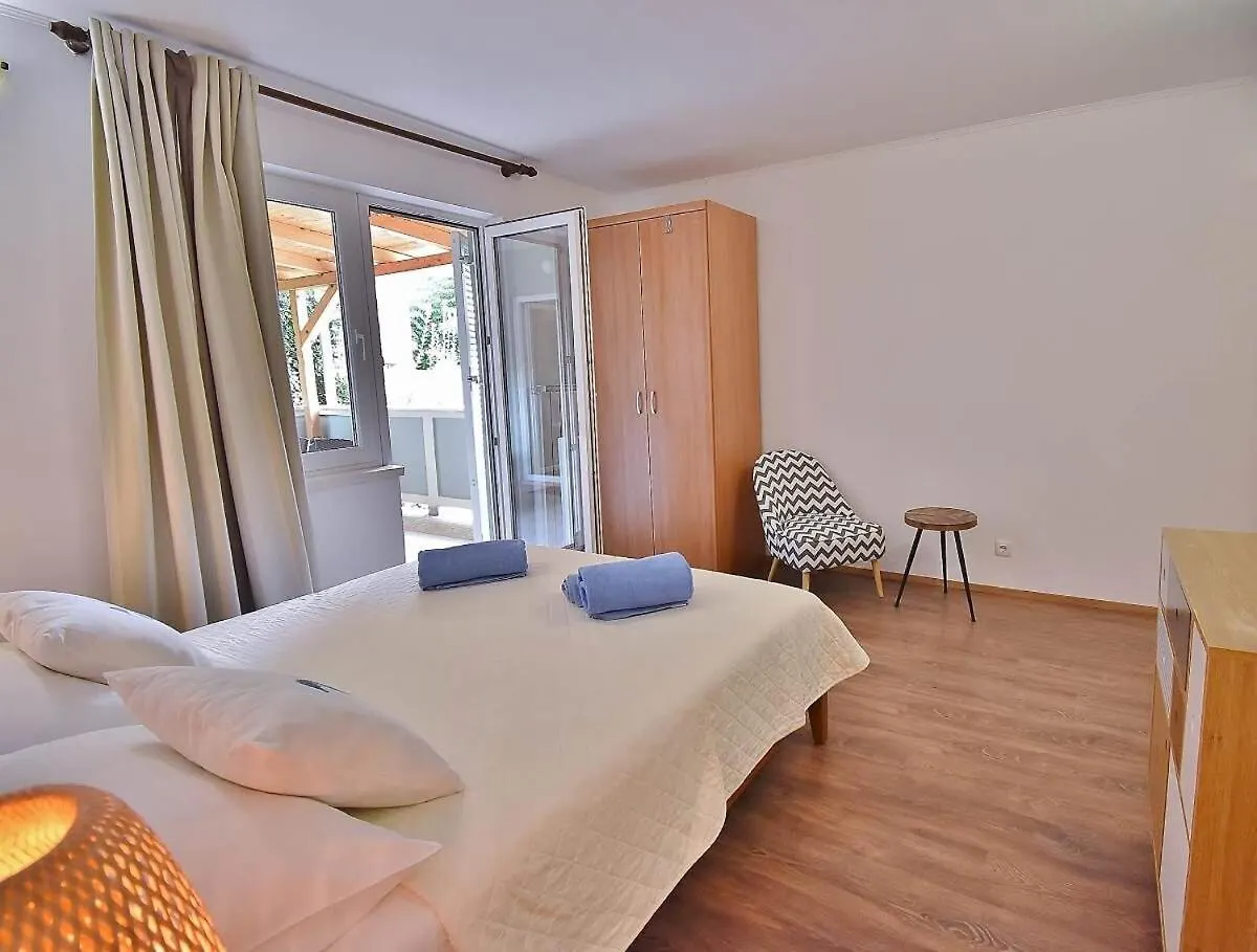 Apartments Ruzica Banjol
