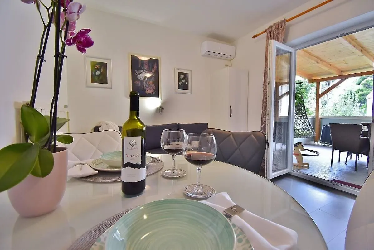 Apartments Ruzica Banjol