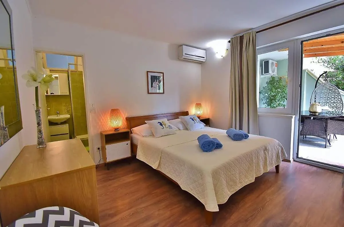Apartments Ruzica Banjol