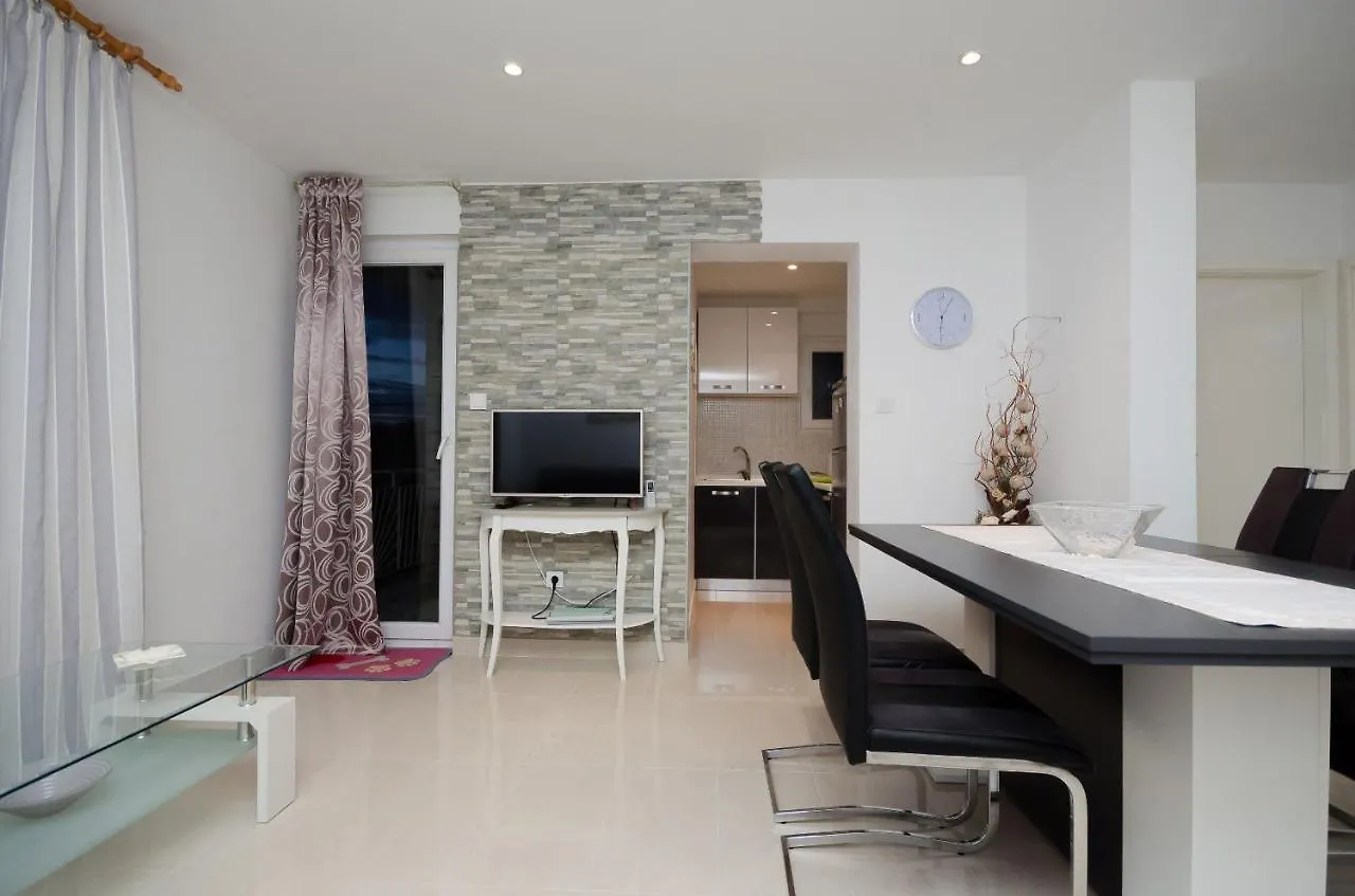 Apartments Ruzica Banjol