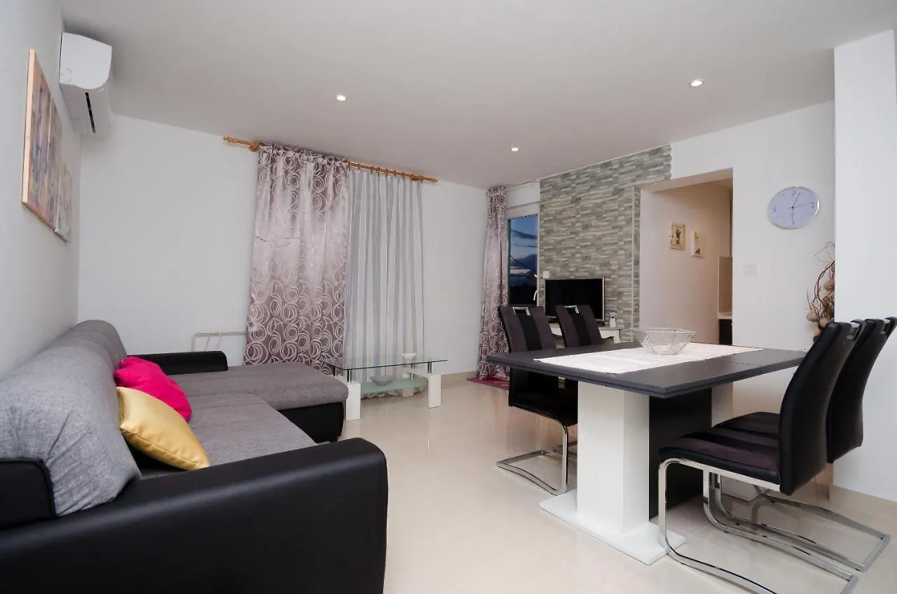 Apartments Ruzica Banjol