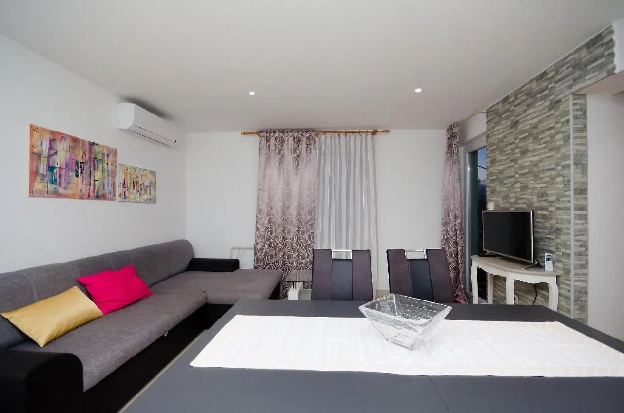 Apartments Ruzica Banjol